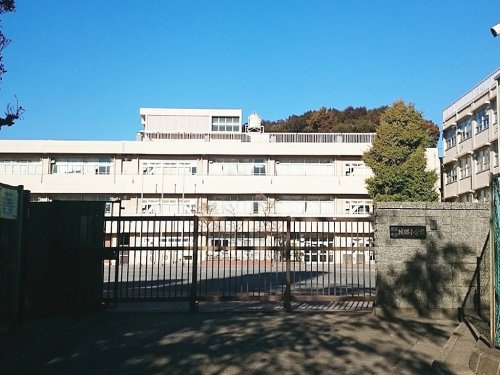【小学校】横浜市立城郷小学校まで827ｍ