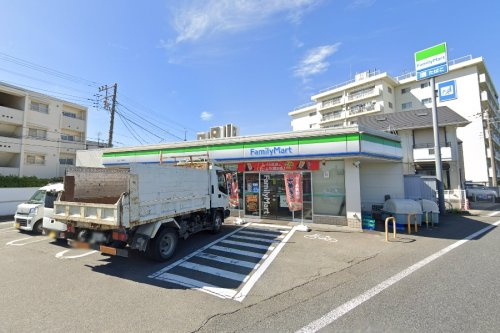 【コンビニエンスストア】ファミリーマート　上丸子天神町店まで268ｍ