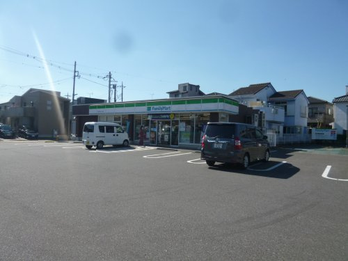 【コンビニエンスストア】ファミリーマート　越谷花田二丁目店まで350ｍ