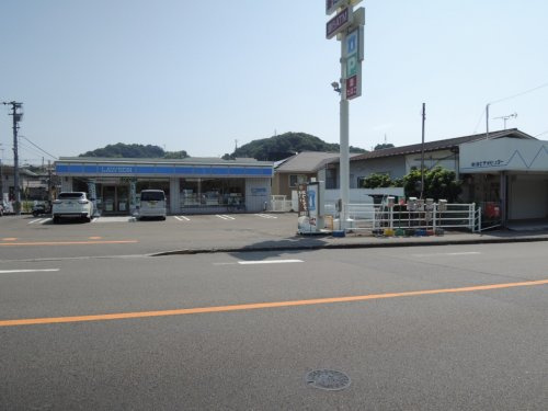 【コンビニエンスストア】ローソン松山西衣山駅前店まで360ｍ