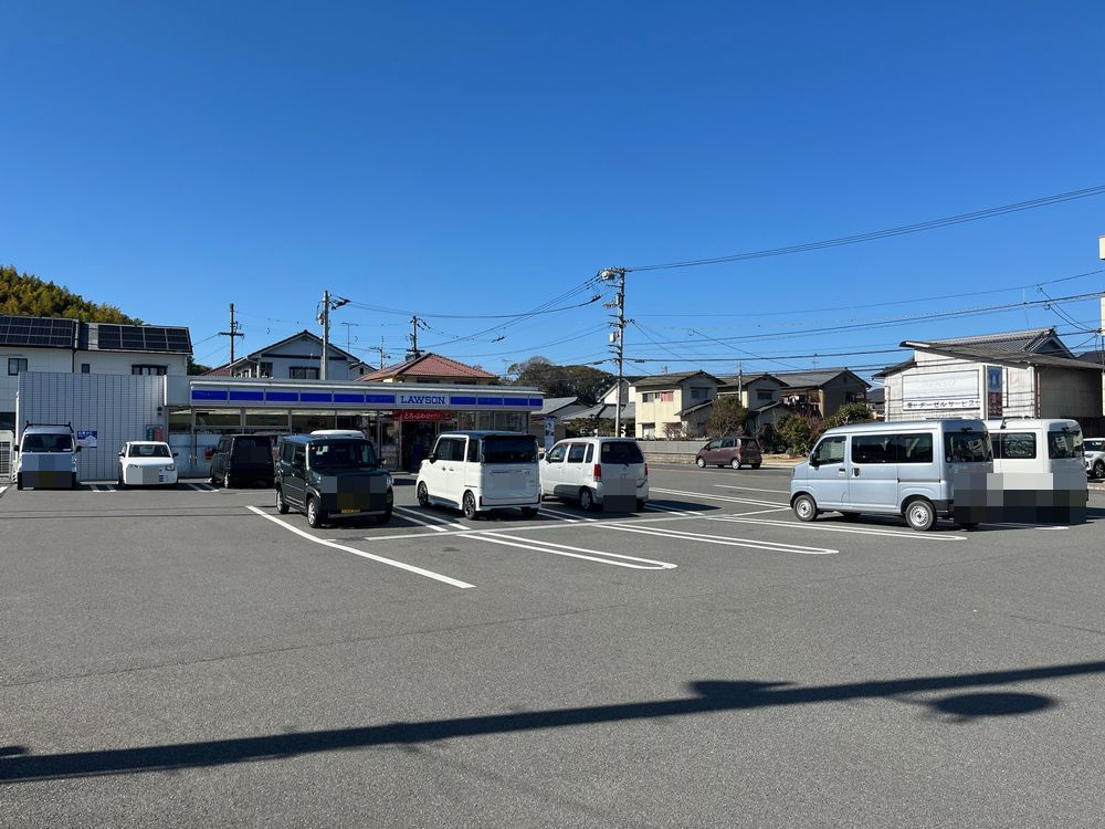 【コンビニエンスストア】ローソン松山別府町店まで887ｍ