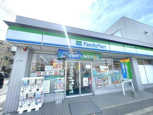【コンビニエンスストア】ファミリーマート　西宮桜谷店まで588ｍ