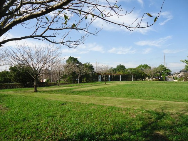 【公園】貝原塚東公園まで210ｍ