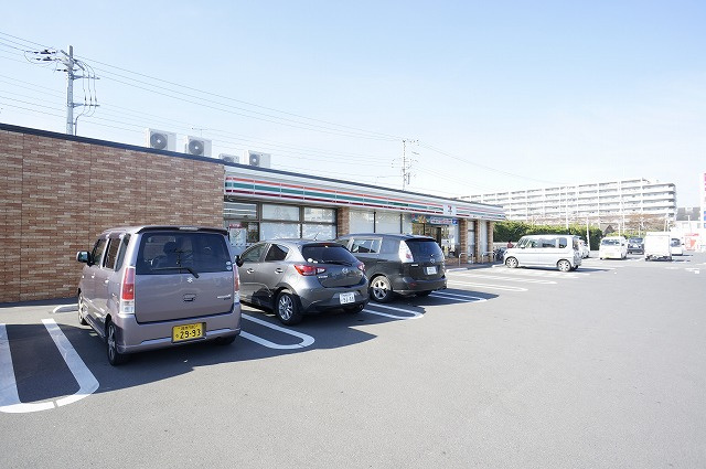 【コンビニエンスストア】セブンイレブン　平塚上平塚店まで253ｍ