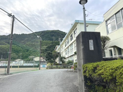 【小学校】静岡市立清水小島小学校まで1391ｍ
