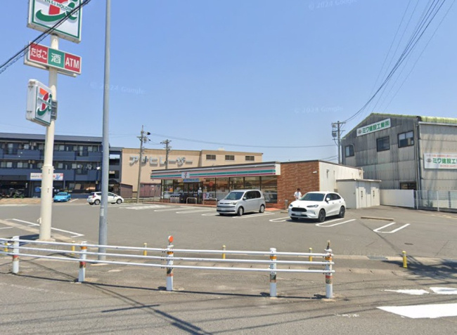 【コンビニエンスストア】セブンイレブン　あま中萱津店まで399ｍ