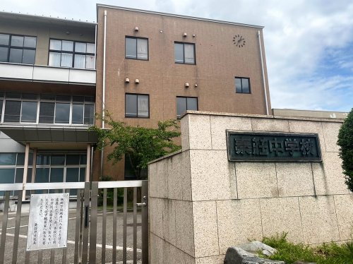 【中学校】愛荘町立秦荘中学校まで130ｍ