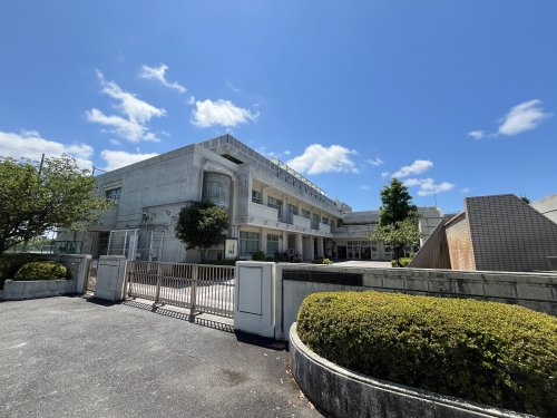 【中学校】横浜市立釜利谷中学校まで650ｍ