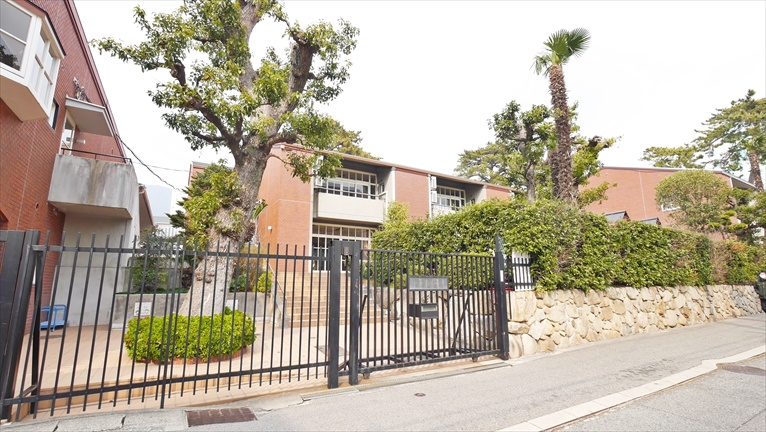 【幼稚園】六甲幼稚園まで574ｍ