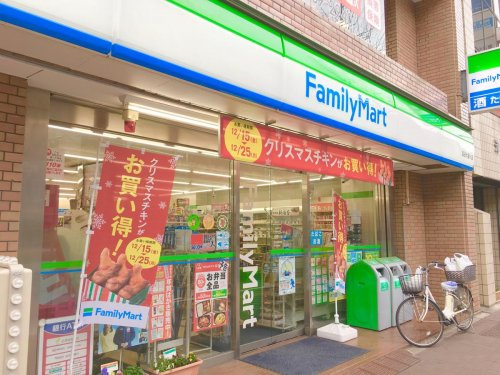 【コンビニエンスストア】ファミリーマート　四谷大通り店まで394ｍ