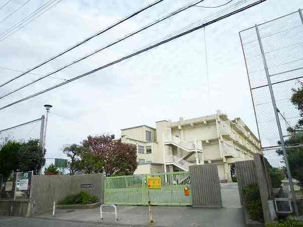 【中学校】宝塚市立宝塚中学校まで434ｍ