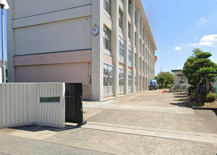 【小学校】姫路市立花田小学校まで816ｍ