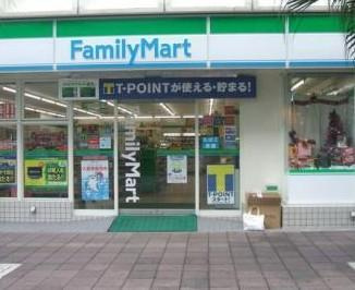 【コンビニエンスストア】ファミリーマート　船堀駅南口店まで300ｍ