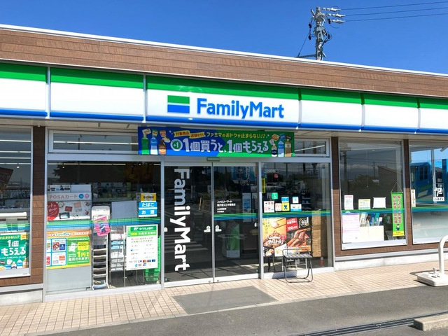 【コンビニエンスストア】ファミリーマート　稲沢祖父江中屋敷店まで1553ｍ
