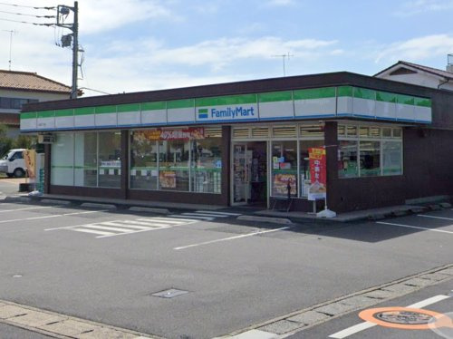 【コンビニエンスストア】ファミリーマート　加須久下店まで400ｍ