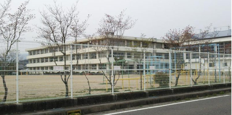 【小学校】美濃市立中有知小学校まで1542ｍ