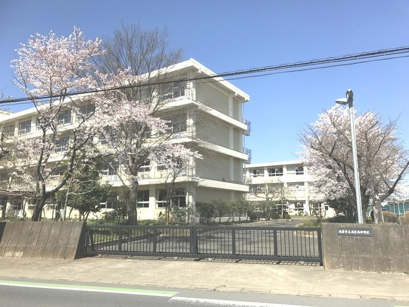【中学校】鴻巣南中学校まで2010ｍ