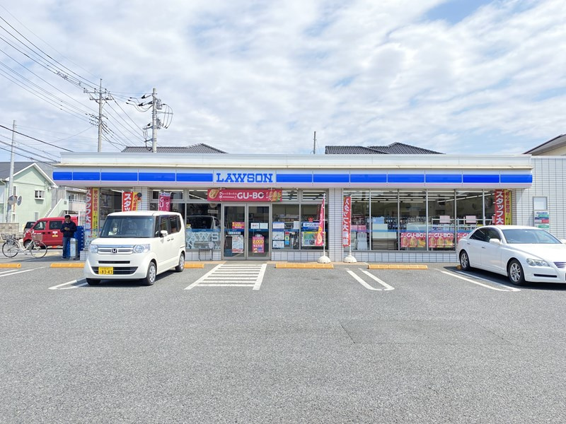 【コンビニエンスストア】ローソン　鴻巣天神四丁目店まで1050ｍ