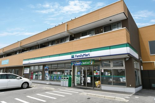 【コンビニエンスストア】ファミリーマート　大津高砂店まで698ｍ