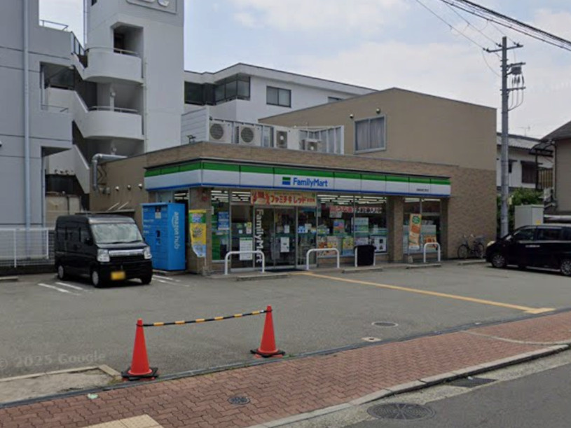 【コンビニエンスストア】ファミリーマート　尼崎南塚口町店まで1008ｍ