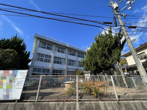 【小学校】竹原市立　中通小学校まで349ｍ