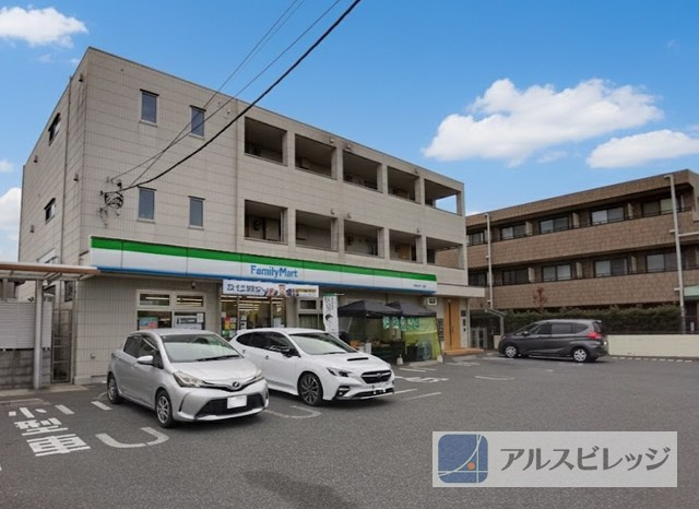 【コンビニエンスストア】ファミリーマート　板橋赤塚二丁目店まで221ｍ