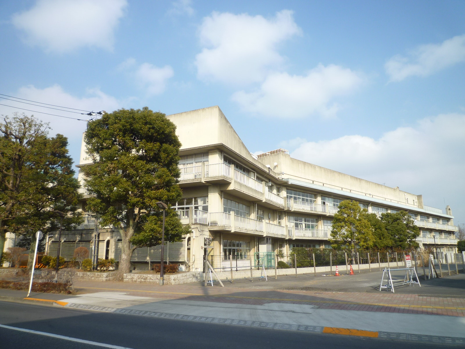 【中学校】西東京市立明保中学校まで699ｍ