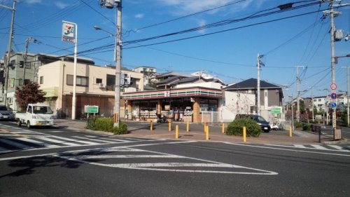 【コンビニエンスストア】セブンイレブン　吹田朝日が丘店まで873ｍ