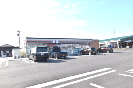 【コンビニエンスストア】セブンイレブン　鹿屋川西町店まで439ｍ