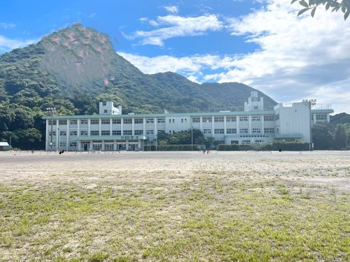 【小学校】沼津市立香貫小学校まで1287ｍ
