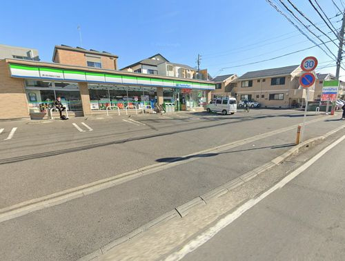 【コンビニエンスストア】ファミリーマート茅ヶ崎小和田三丁目店まで782ｍ