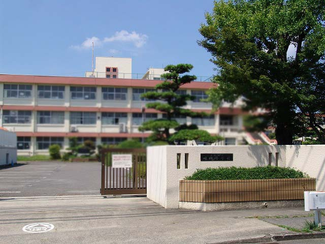 【小学校】味岡小学校まで640ｍ