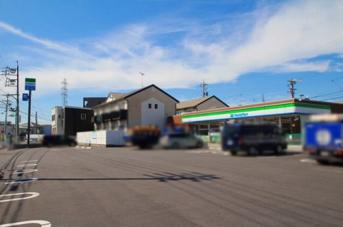 【コンビニエンスストア】ファミリーマート小牧文津店まで800ｍ