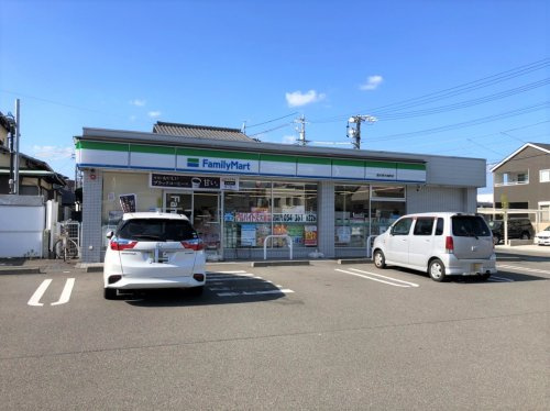 【コンビニエンスストア】ファミリーマート　清水東大曲町店まで400ｍ