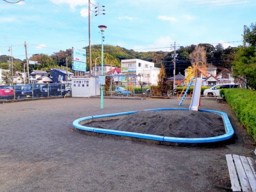 【公園】千代田一丁目緑地まで696ｍ