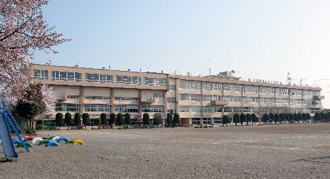 【小学校】川越市立　上戸小学校まで309ｍ