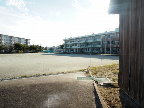 【小学校】幸手市立さかえ小学校まで600ｍ