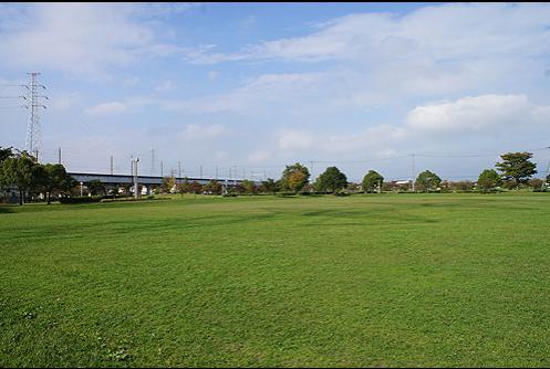 【公園】南栗橋近隣公園まで555ｍ