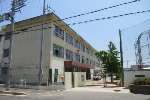 【中学校】明石市立大久保中学校まで790ｍ