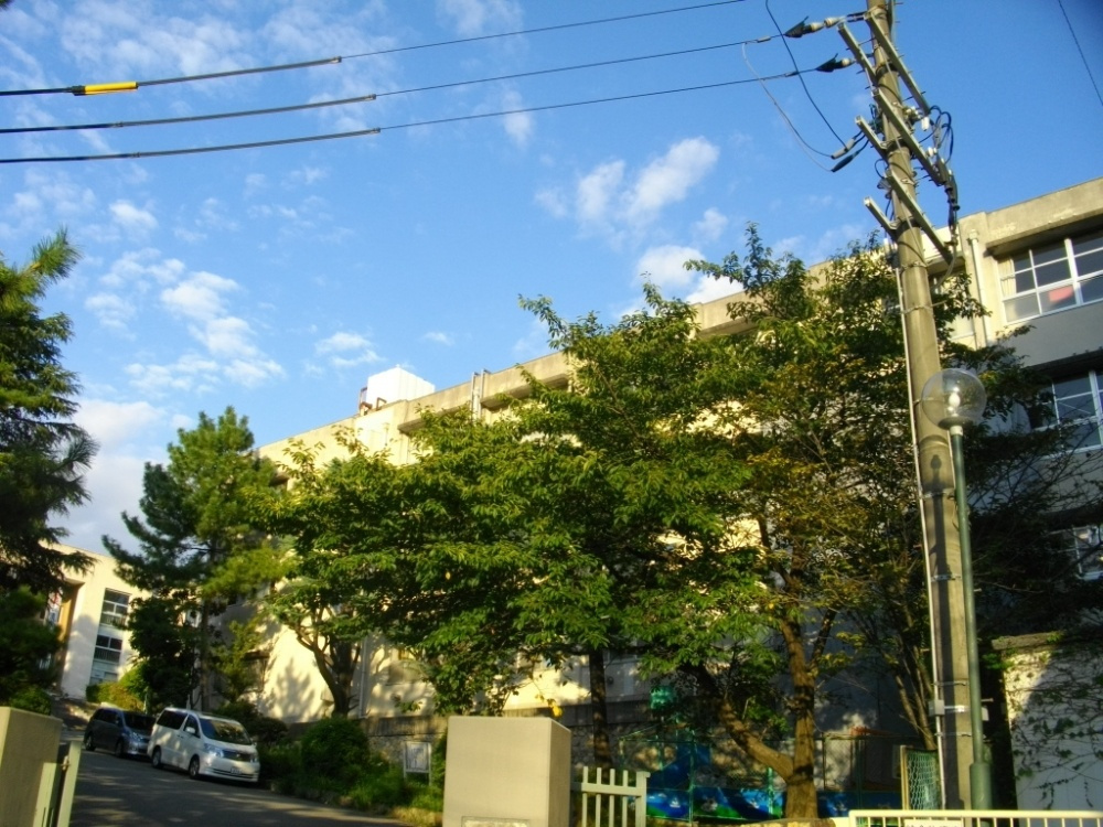 【中学校】西宮市立　大社中学校　まで1331ｍ