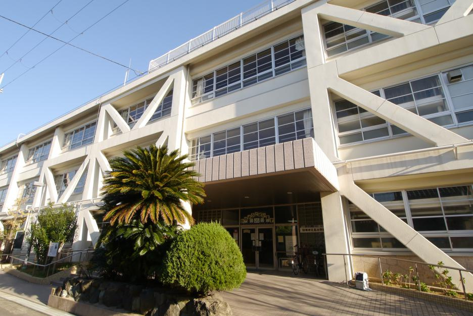 【小学校】貝塚市立北小学校まで1947ｍ