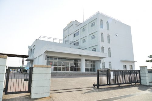 【中学校】平塚市立横内中学校まで777ｍ