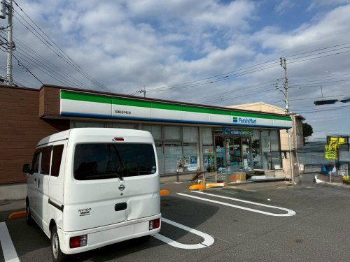 【コンビニエンスストア】ファミリーマート　昭島田中町店まで367ｍ