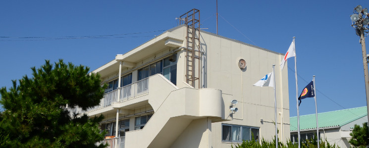 【小学校】地頭方小学校まで2107ｍ