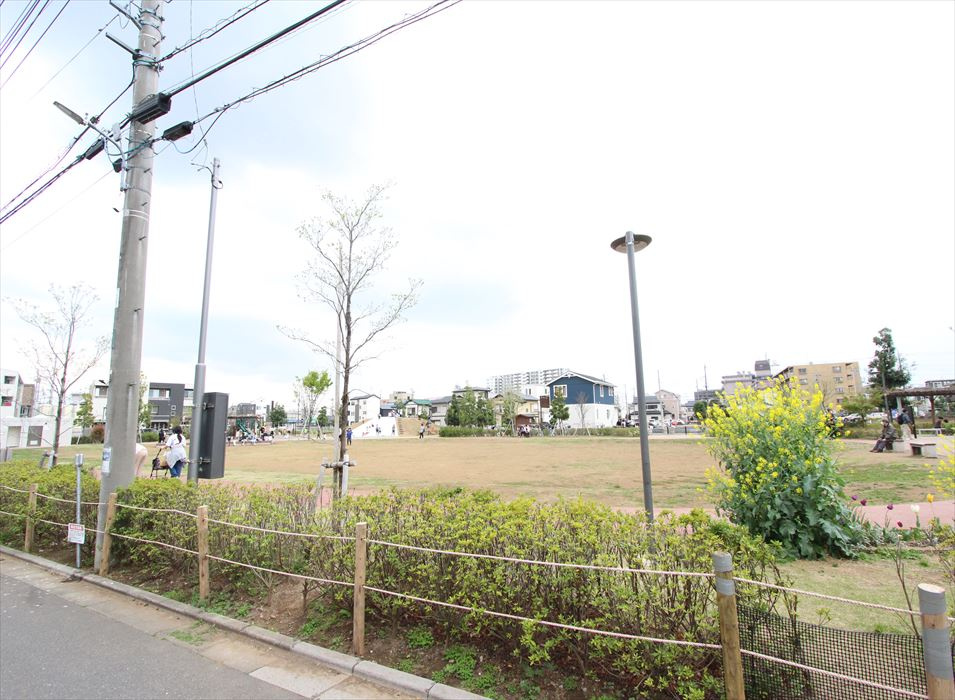 【公園】つるせ西ゆうゆうの丘公園まで710ｍ