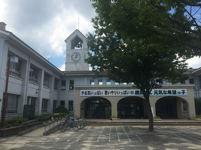 【小学校】甲賀市立希望ヶ丘小学校まで2004ｍ
