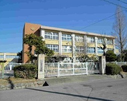 【小学校】日野町立必佐小学校まで2040ｍ