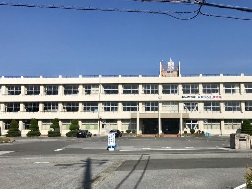【中学校】長浜市立浅井中学校まで625ｍ