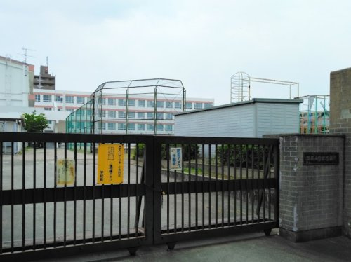 【小学校】名古屋市立港西小学校まで444ｍ