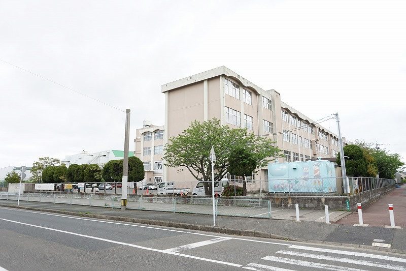 【小学校】福岡市立奈多小学校まで1075ｍ